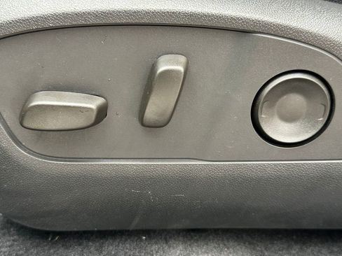 New 2026 Chevrolet Equinox EV LT image 22