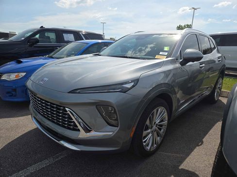 Used 2024 Buick Envision Avenir AWD/4WD image 10