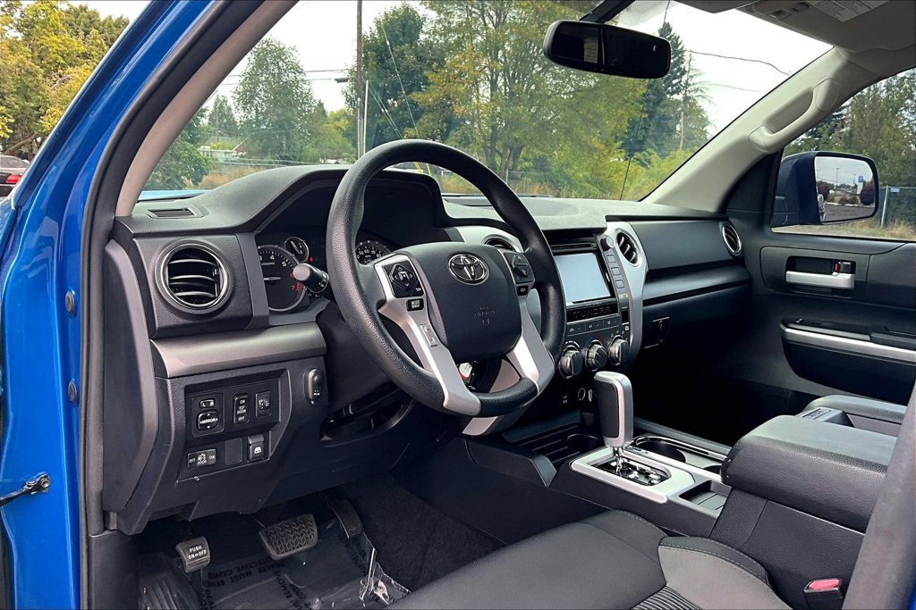 Used 2017 Toyota Tundra SR5 w/ SR5 Upgrade Package AWD/4WD image 18