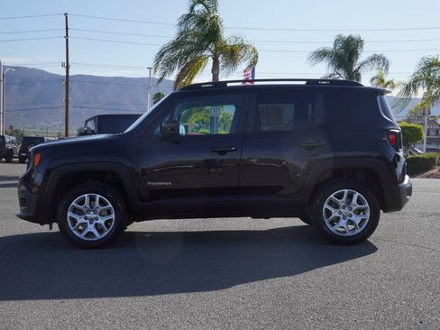 Used 2017 Jeep Renegade Latitude AWD/4WD image 7