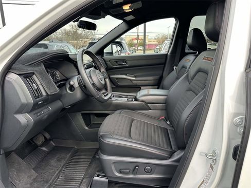 Used 2024 Nissan Pathfinder Rock Creek image 18