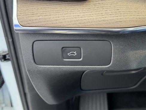 Certified 2026 Volvo XC90 B5 Plus w/ Protection Package image 18