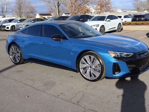 Used 2022 Audi e-tron GT Prestige image 3