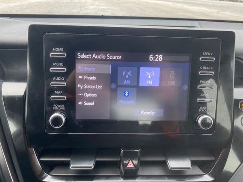 Used 2023 Toyota Camry SE image 11