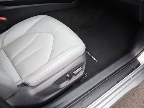 Used 2020 Toyota Avalon XLE w/ Moonroof Package FWD image 49