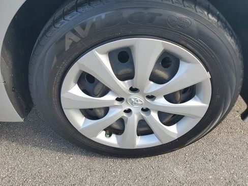 Used 2022 Toyota Corolla LE image 11