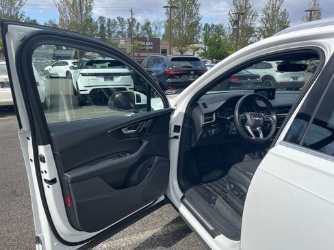 Used 2017 Audi Q7 3.0T Premium Plus AWD/4WD image 11