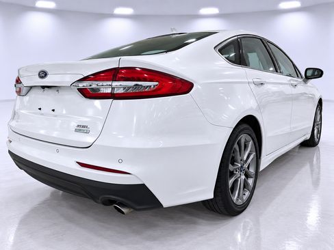Used 2019 Ford Fusion SEL FWD image 5