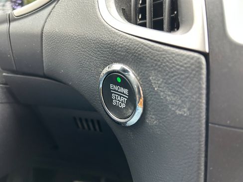 Used 2019 Ford Edge SEL w/ Equipment Group 201A AWD/4WD image 9