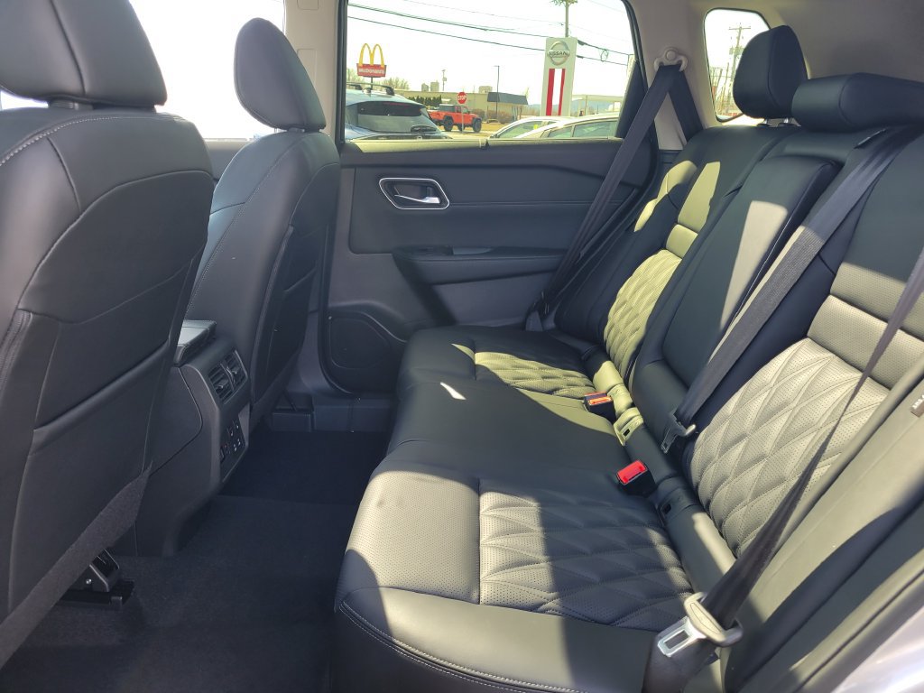 New 2026 Nissan Rogue Platinum w/ Platinum Premium Package AWD/4WD image 30