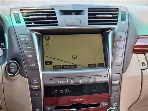 Used 2009 Lexus LS 460 w/ Comfort Pkg RWD image 12