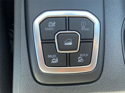 New 2026 Nissan Frontier PRO-4X w/ Pro-4x Convenience Package image 17