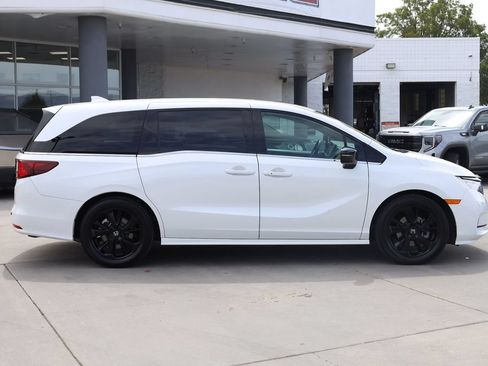 Used 2023 Honda Odyssey Sport image 7