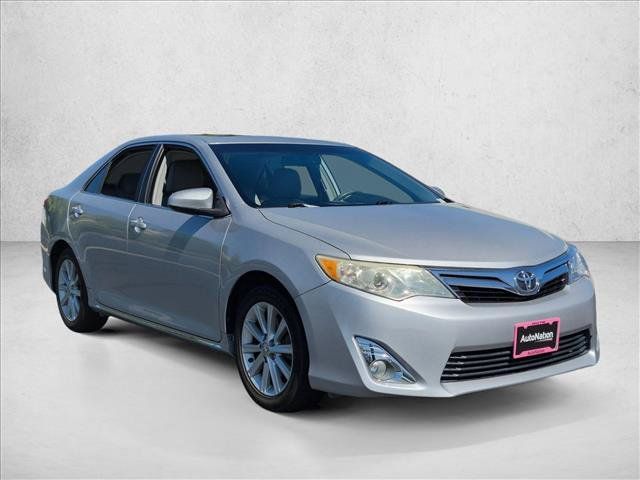 Used 2012 Toyota Camry XLE w/ Convenience Pkg FWD image 3