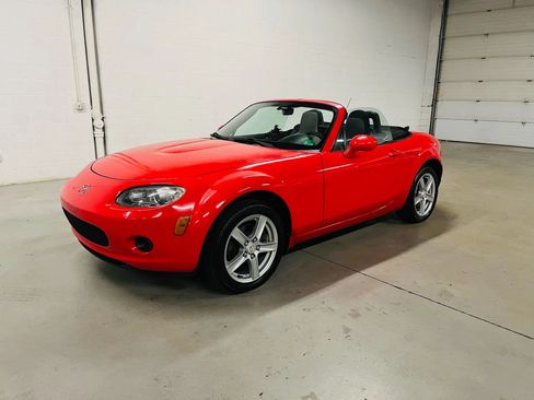 Used 2007 MAZDA MX-5 Miata SV RWD image 1