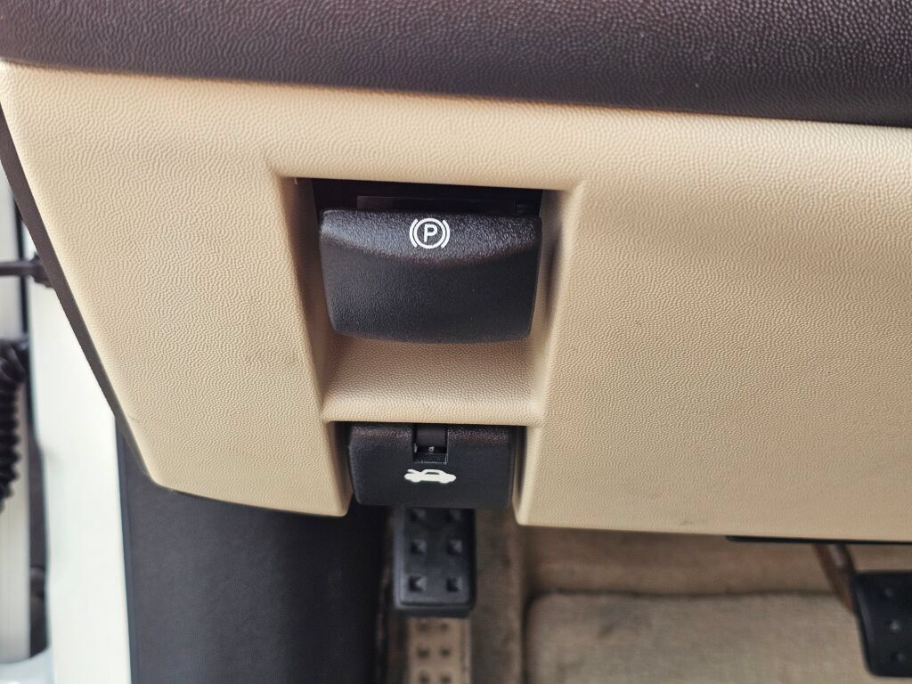 Used 2004 Cadillac CTS 3.6 RWD image 32
