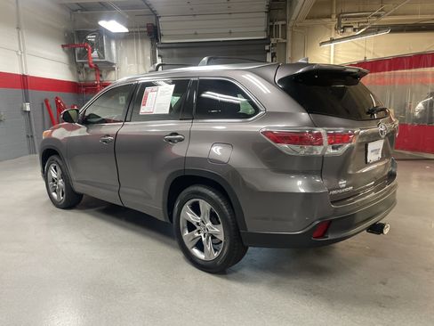 Used 2016 Toyota Highlander Limited FWD image 8
