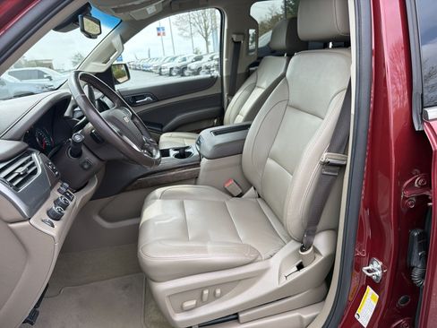 Used 2018 Chevrolet Tahoe LT w/ LT Signature Package image 9