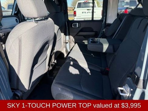 Used 2025 Jeep Wrangler Unlimited Sahara w/ Safety Group image 11