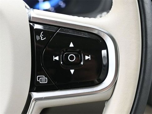 Used 2023 Volvo XC90 B6 Plus w/ Protection Package Premier image 20