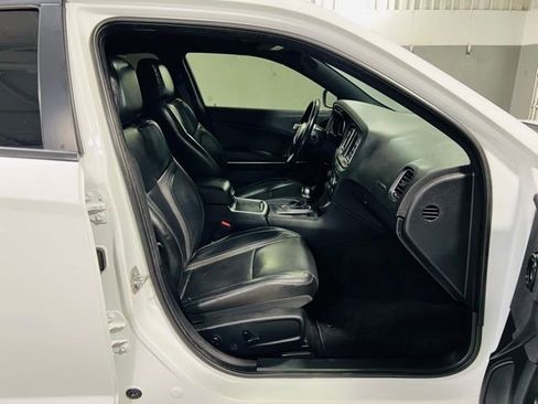 Used 2020 Dodge Charger SXT w/ Leather Interior Group RWD image 32