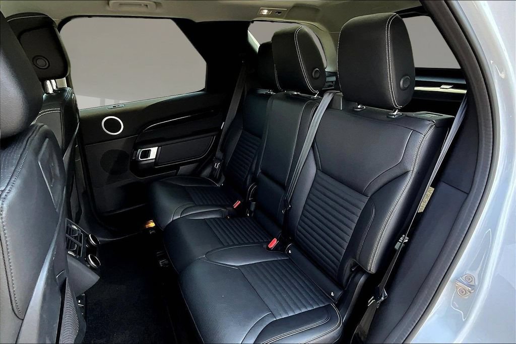 Used 2024 Land Rover Discovery S AWD/4WD image 22