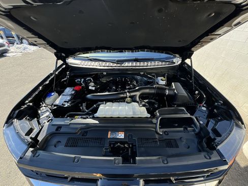 Certified 2025 Ford Expedition Platinum image 29