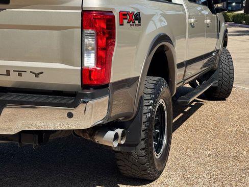 Used 2017 Ford F250 Lariat w/ Lariat Value Package image 4