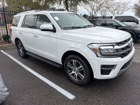 Used 2024 Ford Expedition Limited image 19