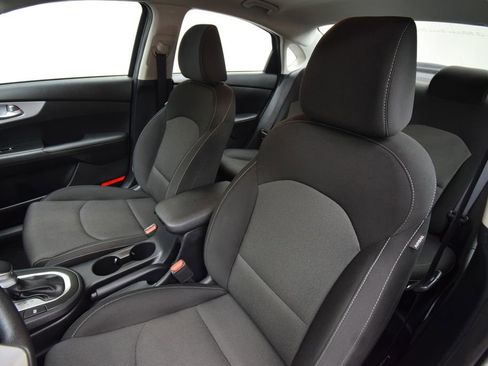 Used 2024 Kia Forte LXS FWD image 17