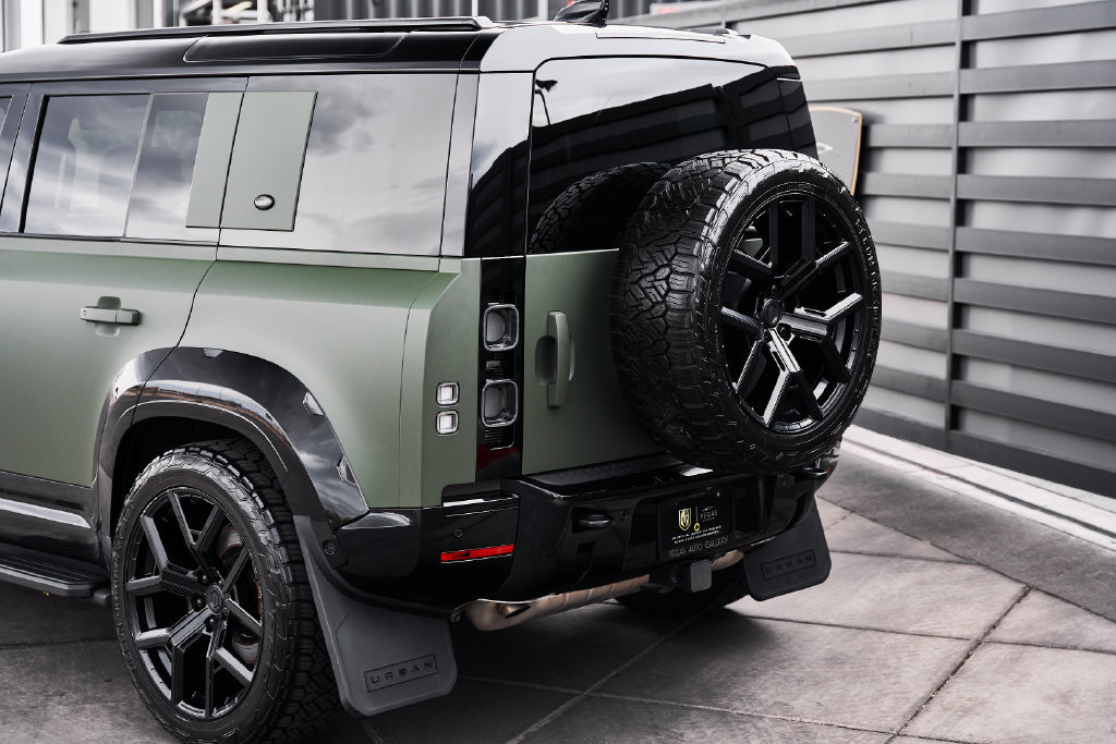 Used 2023 Land Rover Defender 110 X AWD/4WD image 15