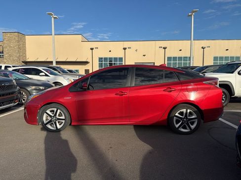 Used 2016 Toyota Prius Four Touring image 4