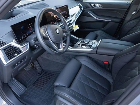Certified 2025 BMW X5 xDrive40i w/ Parking Assistance Package image 2