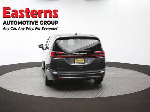Used 2023 Chrysler Pacifica Touring-L FWD image 67