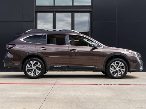 Used 2021 Subaru Outback Touring XT AWD/4WD image 10