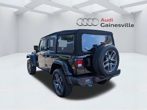 Used 2024 Jeep Wrangler Unlimited w/ Technology Group AWD/4WD image 6
