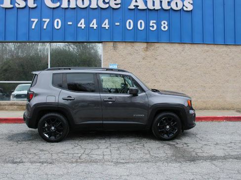 Used 2020 Jeep Renegade Latitude w/ Popular Equipment Group image 5