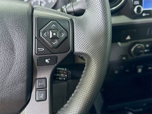 Used 2022 Toyota Tacoma TRD Off-Road image 23