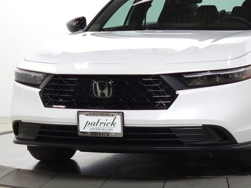 Used 2023 Honda Accord Sport image 3