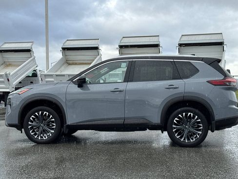 Used 2025 Nissan Rogue SL w/ Tech Package AWD/4WD image 7