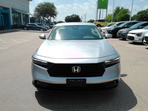 Used 2025 Honda Accord LX image 2