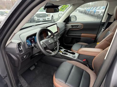 Used 2025 Ford Bronco Sport Outer Banks w/ Outer Banks Tech Package+ image 3