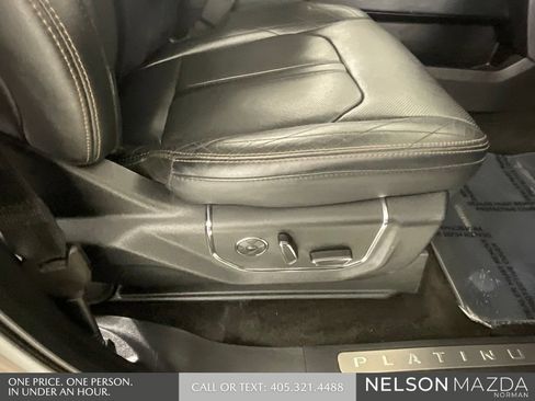 Used 2018 Ford Expedition Platinum RWD image 29