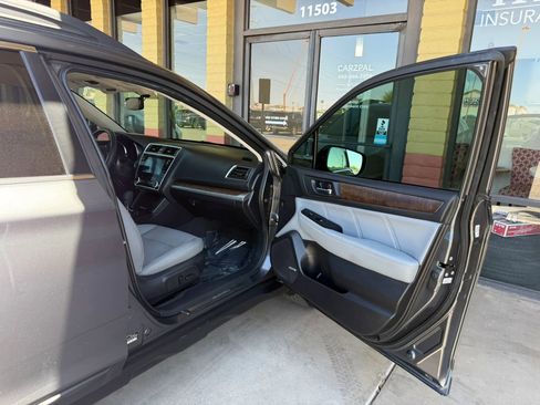 Used 2018 Subaru Outback 3.6R Limited AWD/4WD image 22