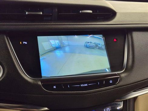 Used 2018 Cadillac XT5 AWD image 14