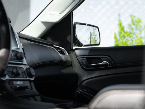 Used 2020 Chevrolet Tahoe LT AWD/4WD image 14