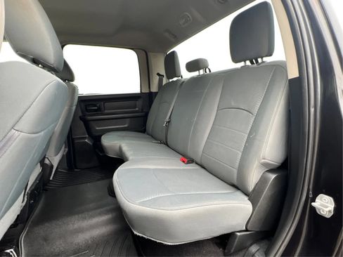 Used 2018 RAM 1500 Express w/ Black Ram 1500 Express Group AWD/4WD image 17