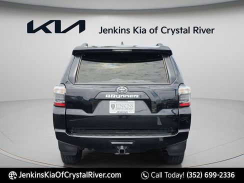 Used 2022 Toyota 4Runner SR5 AWD/4WD image 5