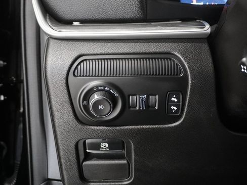 Used 2023 Jeep Wagoneer Series III w/ Preferred Equipment Group image 23