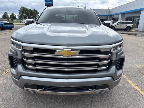 Used 2025 Chevrolet Silverado 1500 High Country RWD image 4